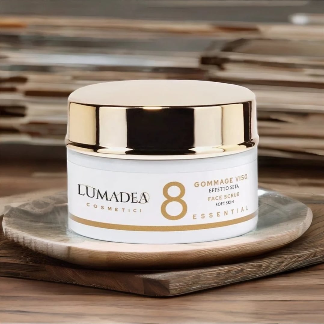 8 Silk Effect Face Scrub